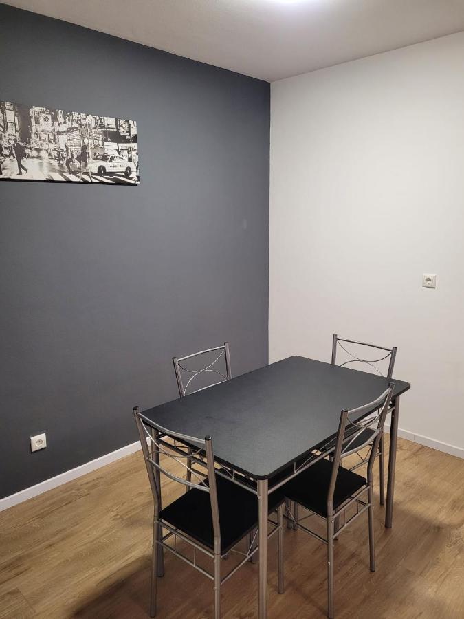 Schoene, Gemuetliche Moeblierte 2 Zi Wohnung In Rgb Regensburg Ngoại thất bức ảnh